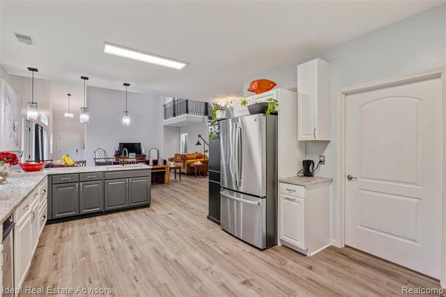 6304 Hiawatha Road, Whitmore Lake, MI 48189