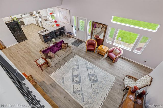 6304 Hiawatha Road, Whitmore Lake, MI 48189