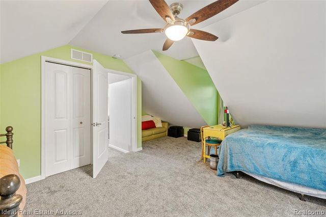 6304 Hiawatha Road, Whitmore Lake, MI 48189