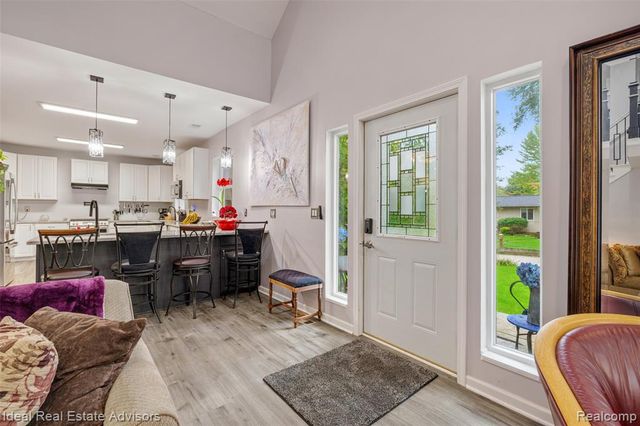 6304 Hiawatha Road, Whitmore Lake, MI 48189