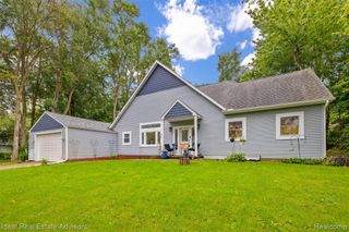 6304 Hiawatha Road, Whitmore Lake, MI 48189