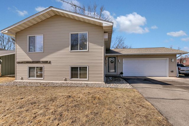 501 Kirkwall Drive, Waite Park, MN 56387