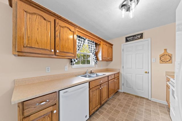 2784 Joe Reeves Rd, Lewisburg, TN 37091