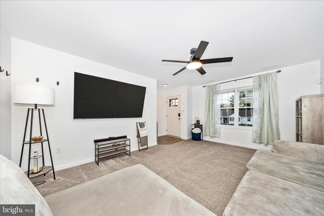 916-B HARWOOD RD, Hagerstown, MD 21740