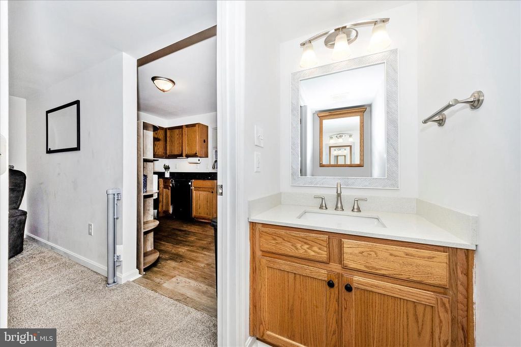 Image 22 of property listing at 916 HARWOOD RD #B, Hagerstown, MD 21740