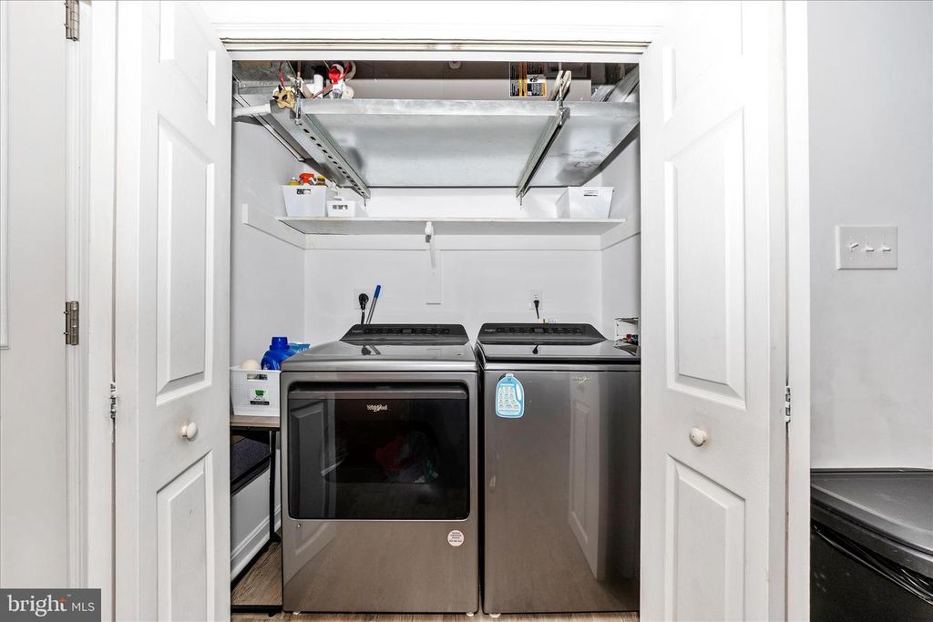 Image 23 of property listing at 916 HARWOOD RD #B, Hagerstown, MD 21740