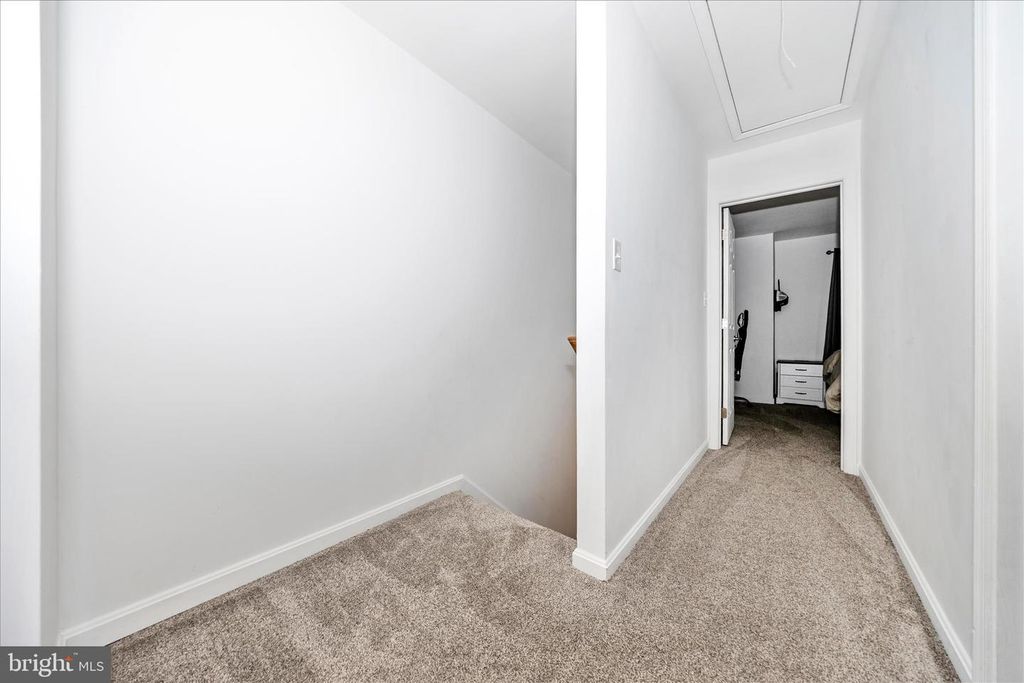 Image 24 of property listing at 916 HARWOOD RD #B, Hagerstown, MD 21740