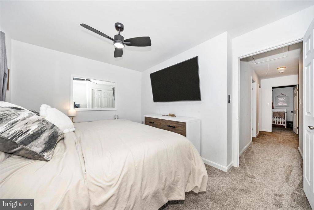 Image 26 of property listing at 916 HARWOOD RD #B, Hagerstown, MD 21740