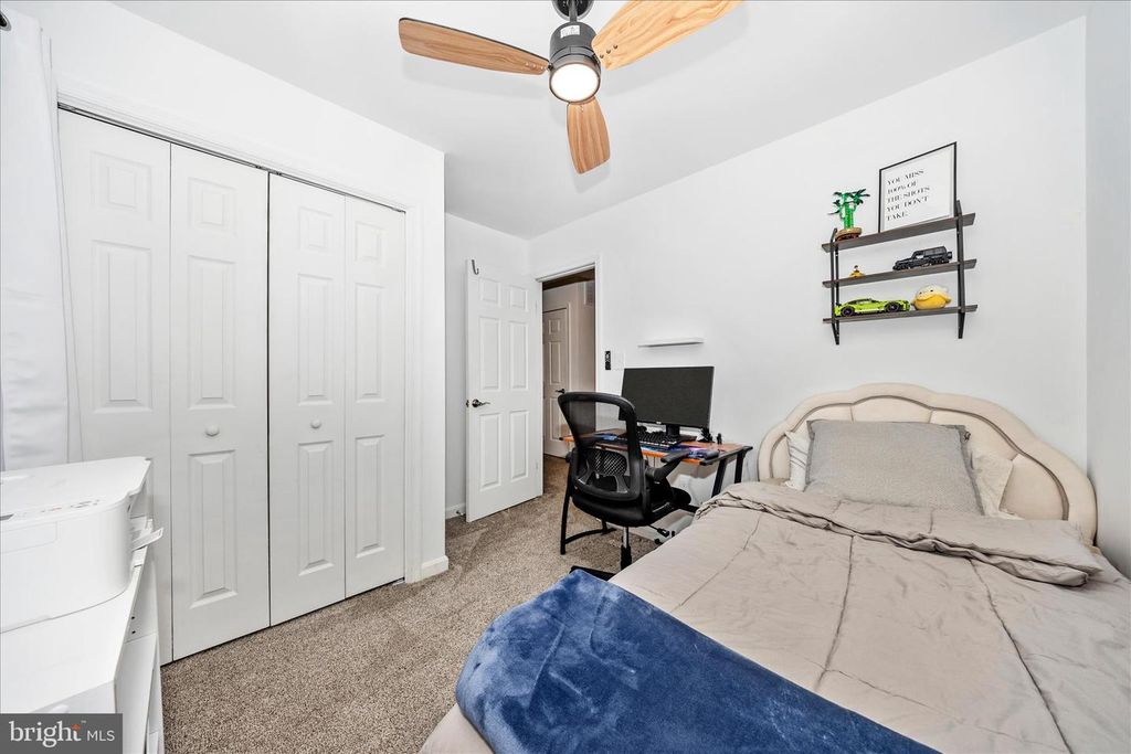 Image 31 of property listing at 916 HARWOOD RD #B, Hagerstown, MD 21740