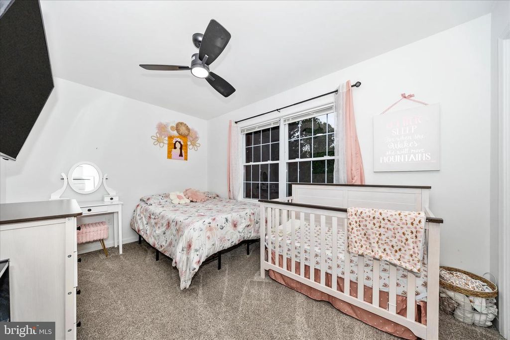 Image 33 of property listing at 916 HARWOOD RD #B, Hagerstown, MD 21740