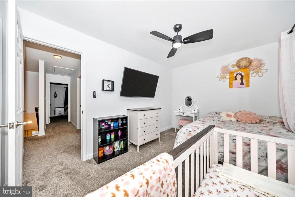 Image 36 of property listing at 916 HARWOOD RD #B, Hagerstown, MD 21740