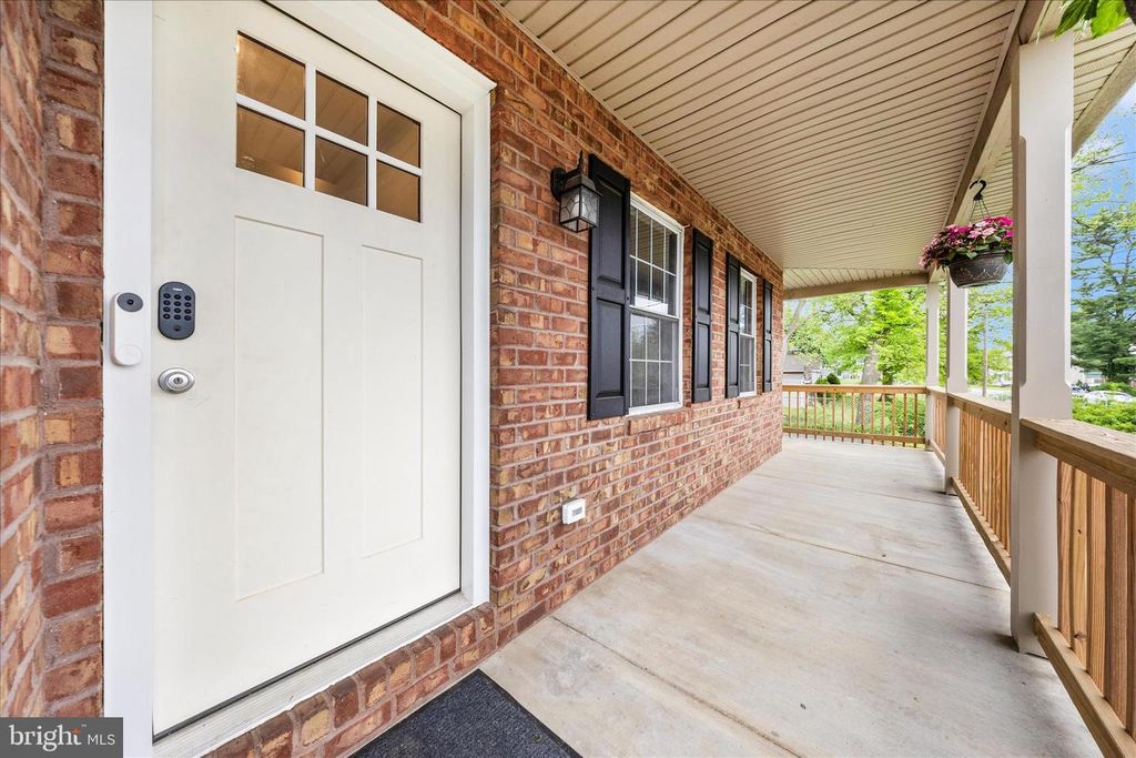 Image 41 of property listing at 916 HARWOOD RD #B, Hagerstown, MD 21740