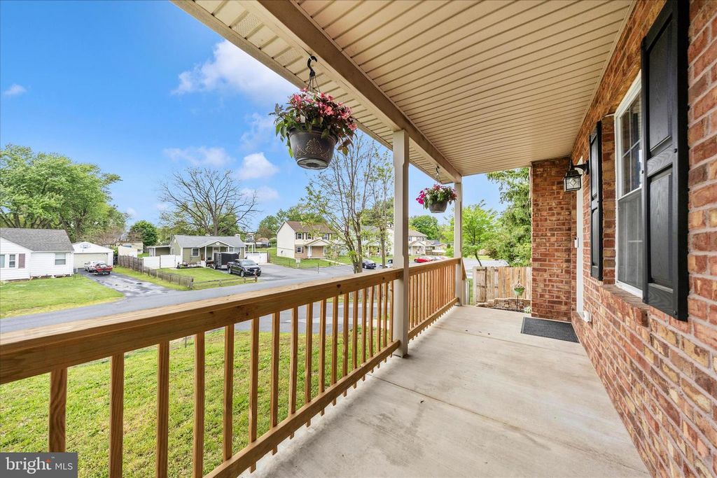 Image 42 of property listing at 916 HARWOOD RD #B, Hagerstown, MD 21740