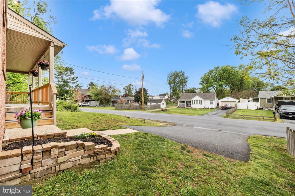 Image 45 of property listing at 916 HARWOOD RD #B, Hagerstown, MD 21740