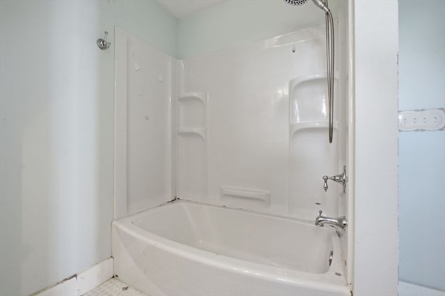 6 Ashburnham Rd, Worcester, MA 01606