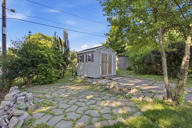 6 Ashburnham Rd, Worcester, MA 01606