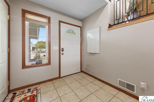 217 Inverness Drive, Mankato, MN 56001