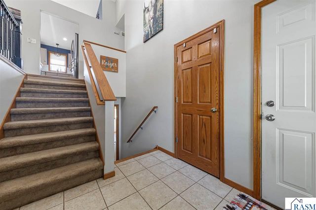 217 Inverness Drive, Mankato, MN 56001