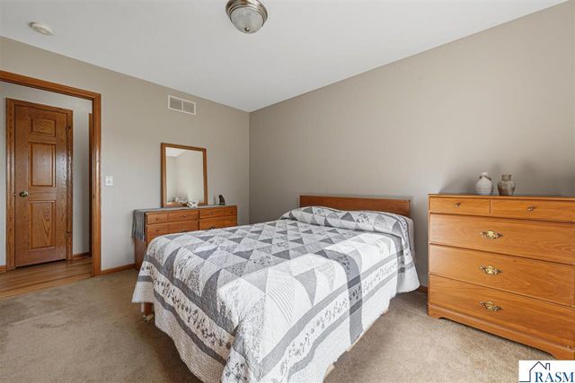 217 Inverness Drive, Mankato, MN 56001