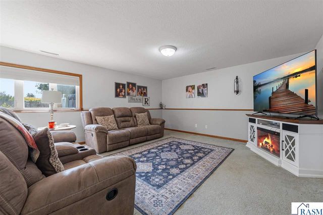 217 Inverness Drive, Mankato, MN 56001