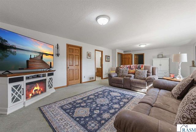 217 Inverness Drive, Mankato, MN 56001