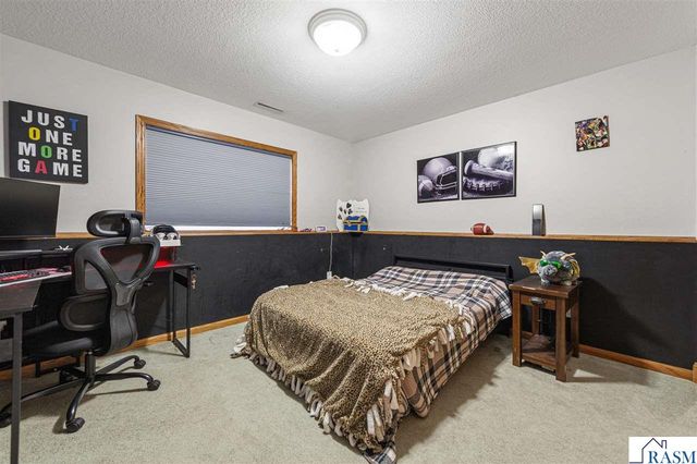 217 Inverness Drive, Mankato, MN 56001