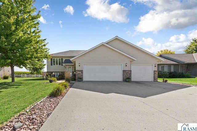 217 Inverness Drive, Mankato, MN 56001