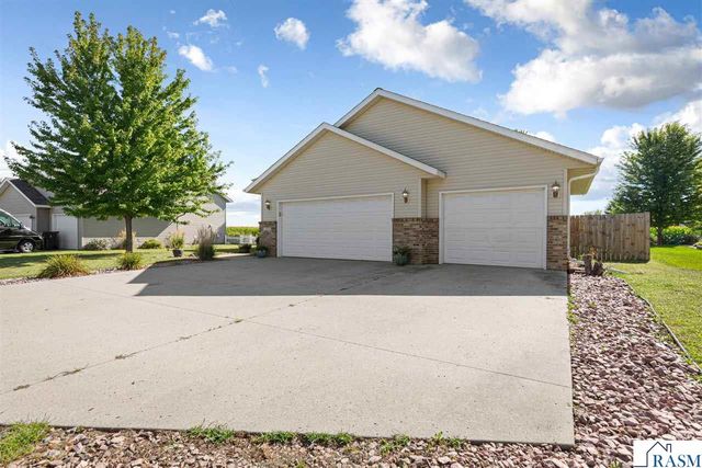 217 Inverness Drive, Mankato, MN 56001