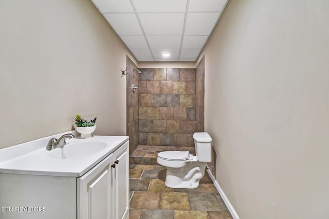 254 Sherwood Forest Rd, Livingston, TN 38570