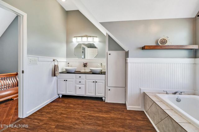 254 Sherwood Forest Rd, Livingston, TN 38570