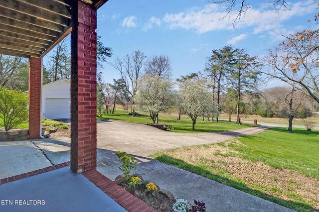 254 Sherwood Forest Rd, Livingston, TN 38570