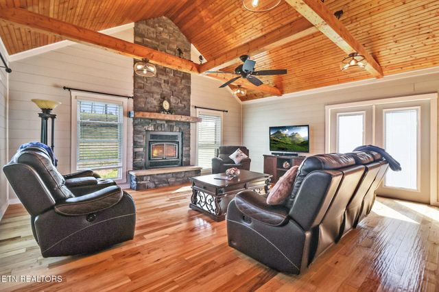 254 Sherwood Forest Rd, Livingston, TN 38570