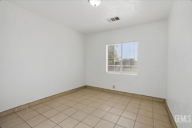 420 Dover Place, Delano, CA 93215