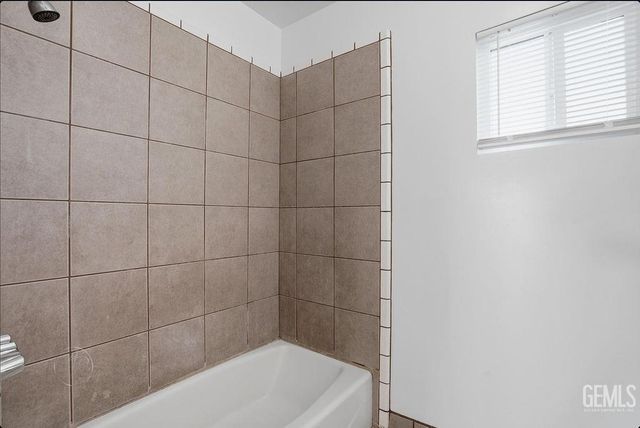 420 Dover Place, Delano, CA 93215