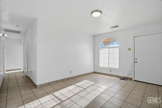 420 Dover Place, Delano, CA 93215