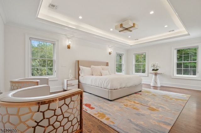 290 Long Hill Dr, Millburn Twp., NJ 07078