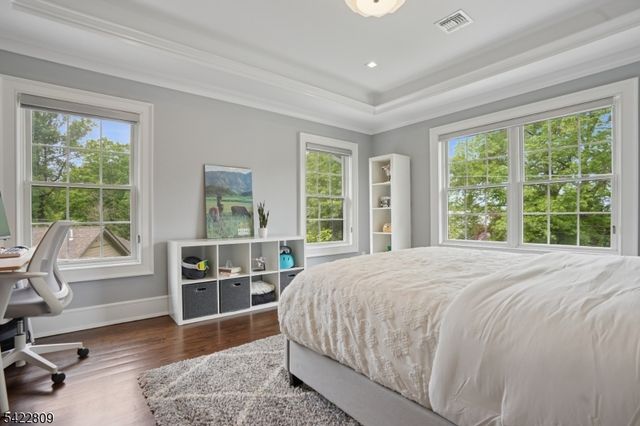 290 Long Hill Dr, Millburn Twp., NJ 07078