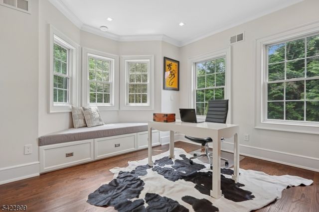 290 Long Hill Dr, Millburn Twp., NJ 07078
