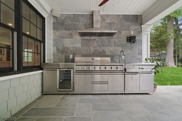 290 Long Hill Dr, Millburn Twp., NJ 07078