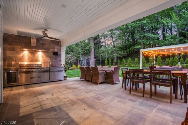 290 Long Hill Dr, Millburn Twp., NJ 07078