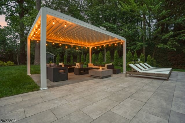 290 Long Hill Dr, Millburn Twp., NJ 07078