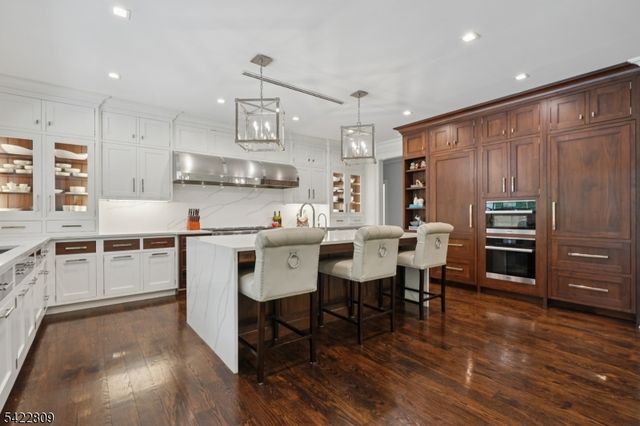 290 Long Hill Dr, Millburn Twp., NJ 07078