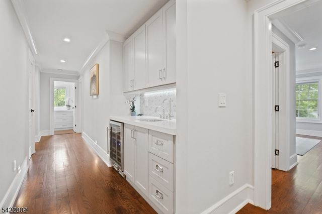 290 Long Hill Dr, Millburn Twp., NJ 07078