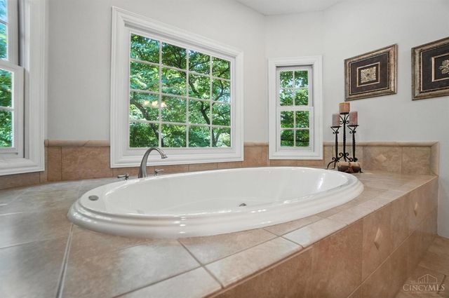 3652 E Salinas Circle, Sugarcreek Twp, OH 45440