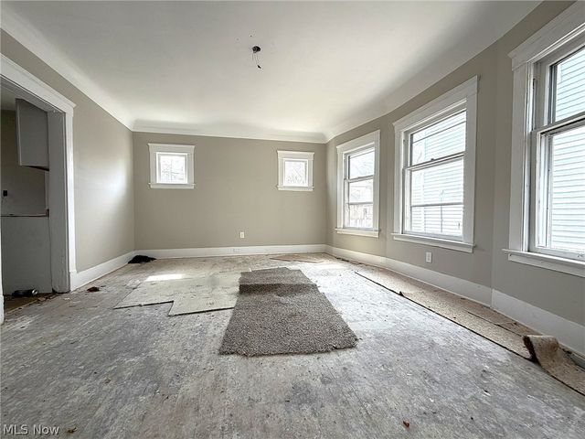 10712 Grantwood Avenue, Cleveland, OH 44108