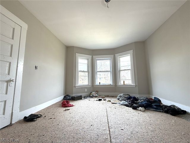 10712 Grantwood Avenue, Cleveland, OH 44108