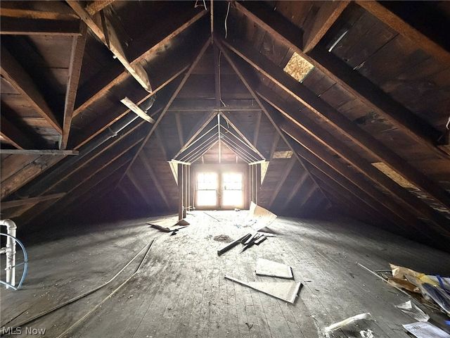 10712 Grantwood Avenue, Cleveland, OH 44108