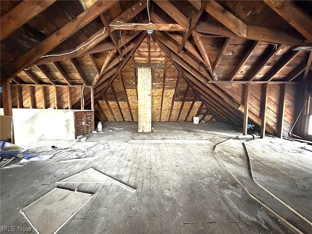 10712 Grantwood Avenue, Cleveland, OH 44108