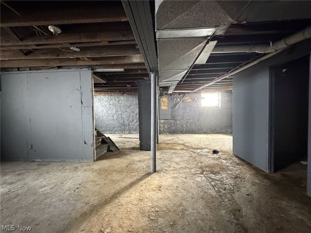 10712 Grantwood Avenue, Cleveland, OH 44108