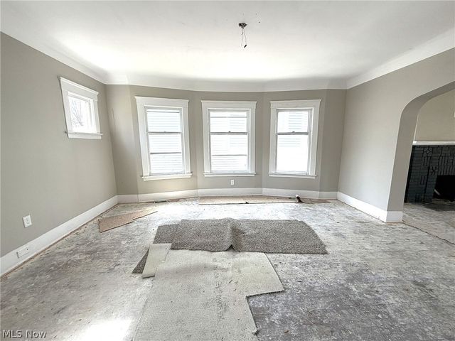 10712 Grantwood Avenue, Cleveland, OH 44108